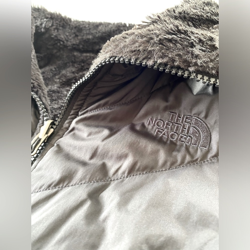 The North Face Reversible Mossbud Insulated Jacket Full Zip Faux Fur Down Black. - Picture 4 of 15
